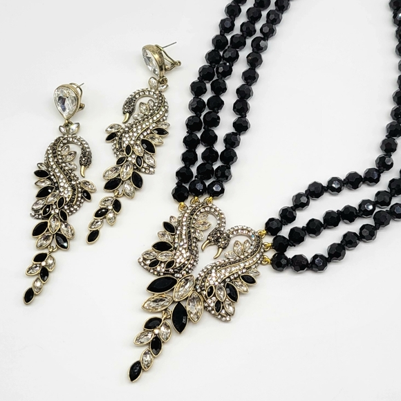 Heidi Daus Swarovski Crystal Swans in Love Statement Necklace + Earring Set - Picture 1 of 12